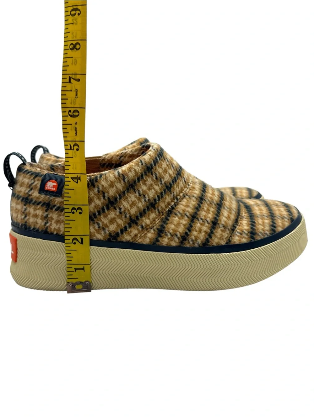 SOREL Out N About IV Mini Puffy Boots Plaid Insulated Women's Size 9.5